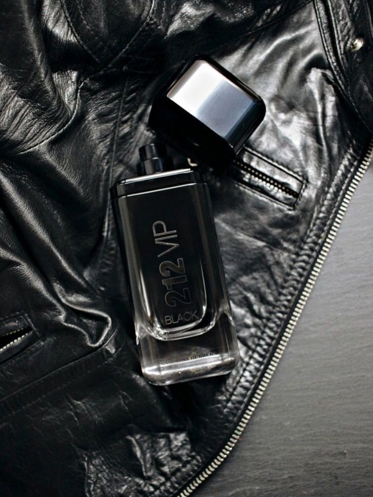 Caroli_na Herrer_a 212 Vip Black