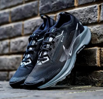 Nik_ee  Pegasus Trail 5 Black Wolf Grey